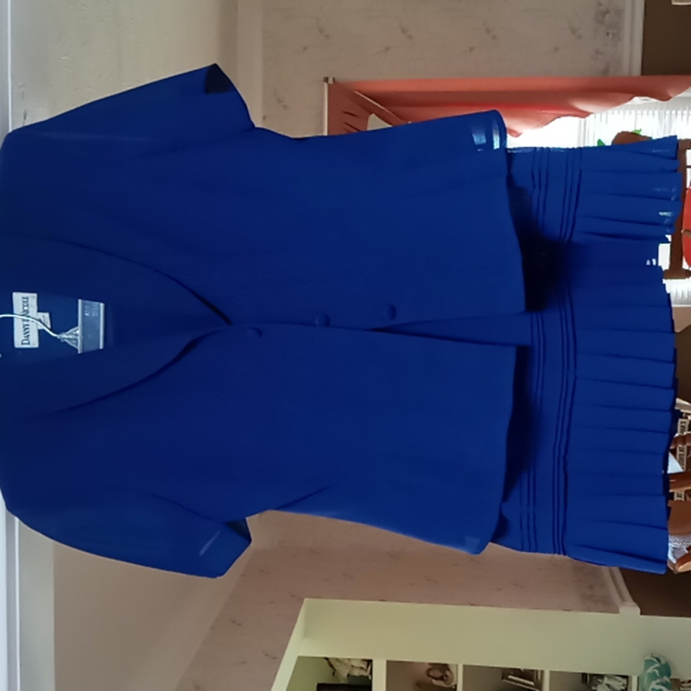 Danny & Nicole royal blue skirt & jacket set! Size 6